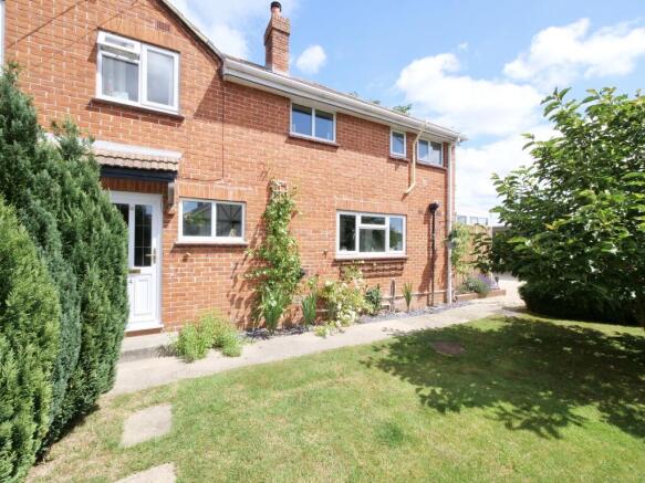 3 bed property, in Twyford, £475,000