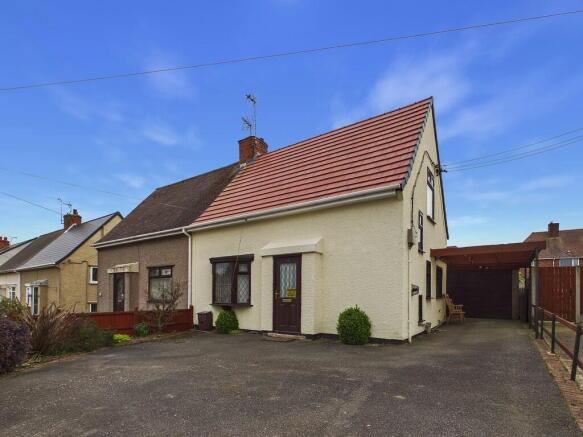 2 bed property, in Williamthorpe Road, £160,000