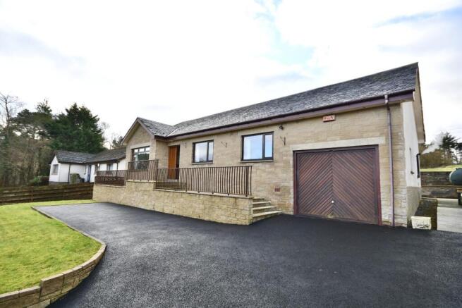 3 bed property, in The Sheiling, £230,000