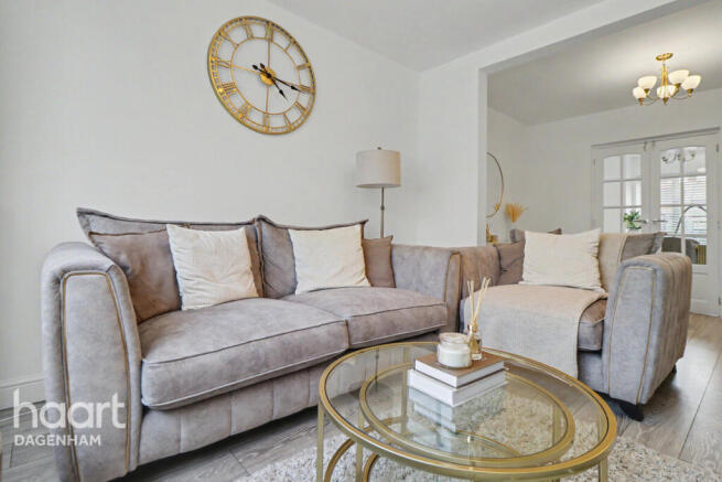 3 bed property, in Sedgemoor Drive, £450,000