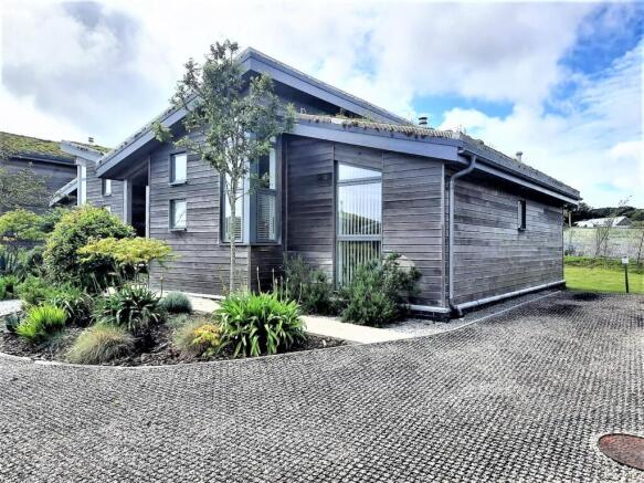 2 bed property, in Una St Ives Carbis Bay, £375,000
