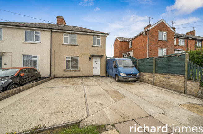 3 bed property, in Whitworth Road, £260,000