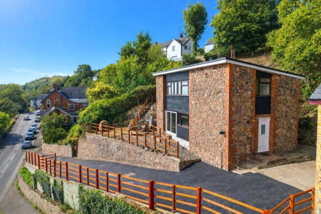 3 bed property, in 48 Wyche Road, £475,000