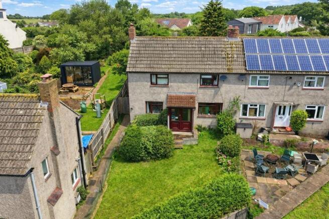 3 bed property, in Southlands Way, £320,000