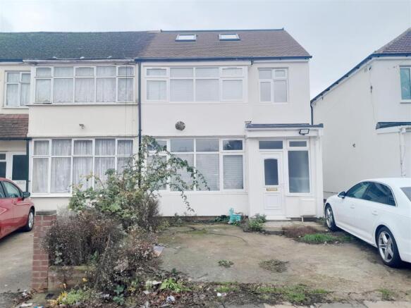 4 bed property, in Evelyn Grove, £600,000