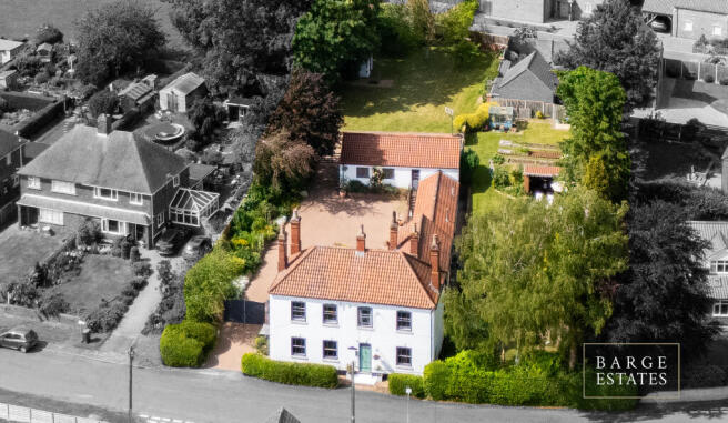 5 bed property, in The Old Plough, £950,000
