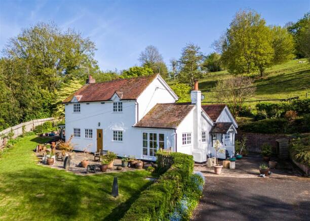 4 bed property, in Wills Cottage, £875,000