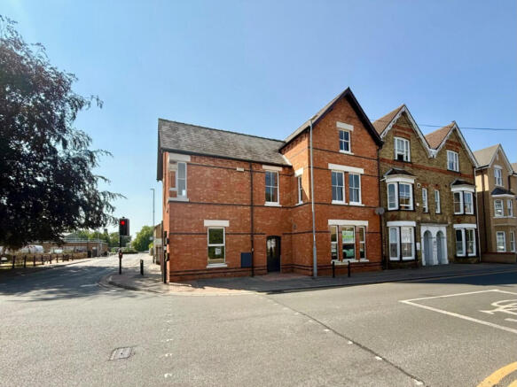 1 bed property, in New Street, £375,000