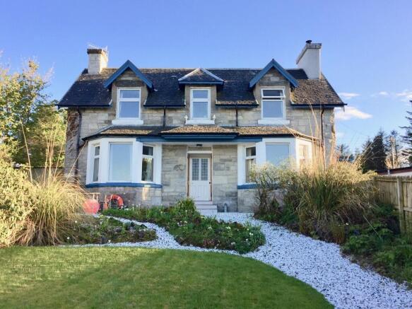 3 bed property, in Dunedin B&B, £400,000
