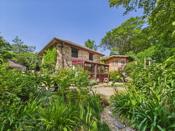 1 bed property, in Perrancoombe Road, £525,000