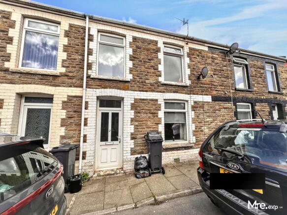 3 bed property, in Alexandra Street, £100,000