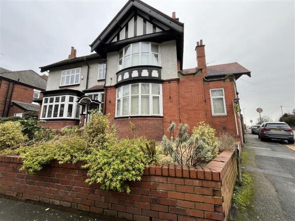 2 bed property, in 161a Wigan Road, £75,000