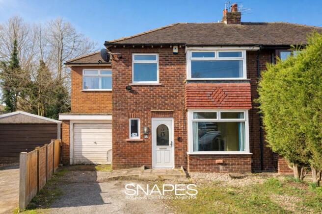 4 bed property, in Adswood Old Hall Road, £315,000