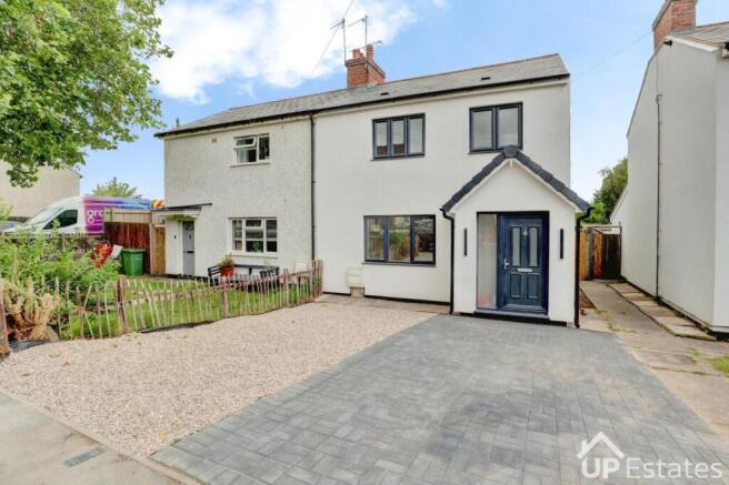 3 bed property, in Tomkinson Road, £245,000