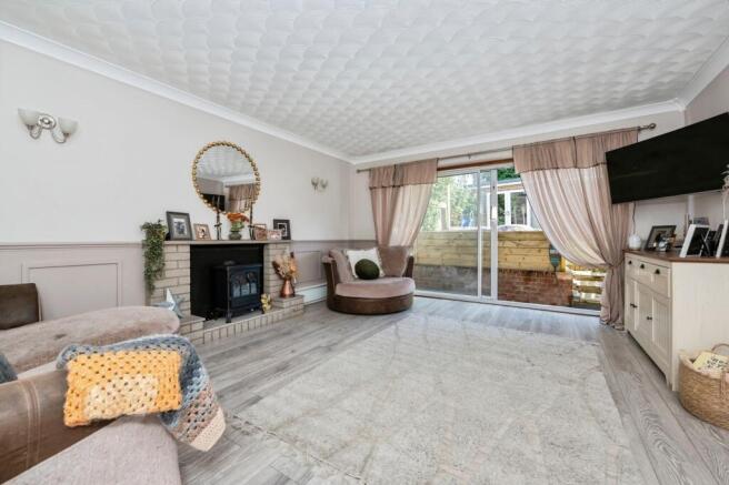4 bed property, in View Road, £450,000