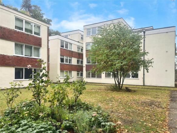Land, in Liskeard Gardens, £190,000