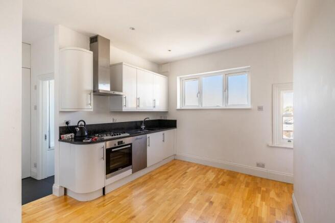 1 bed property, in St Margarets Road TW1, £400,000