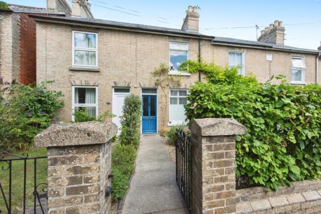 2 bed property, in York Road, £300,000