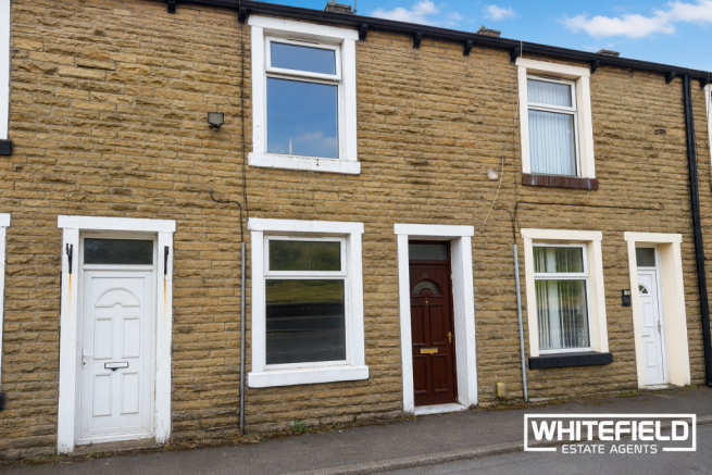 2 bed property, in Southfield Street, £90,000