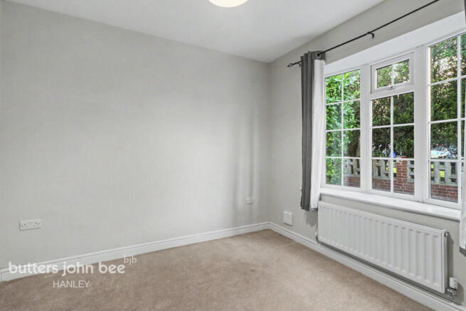 2 bed property, in Brook House Lane Stoke-On-Trent ST2 8NE, £180,000