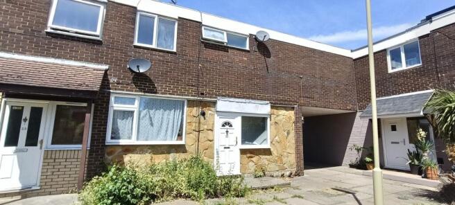 4 bed property, in Austen Road, £255,000
