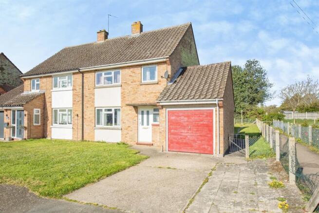 3 bed property, in Mary Warner Road, £300,000