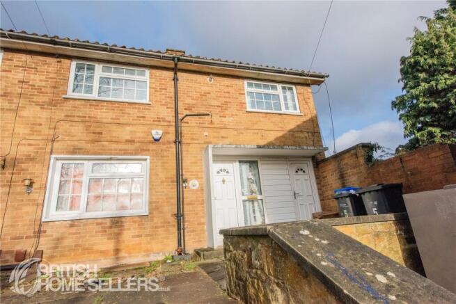 3 bed property, in Calder Green, £220,000