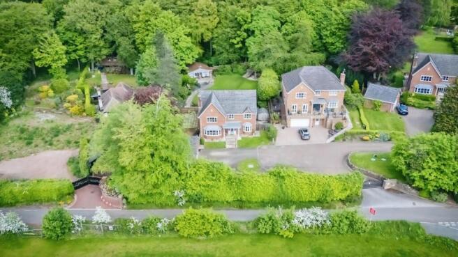 5 bed property, in The Brackens, £1,000,000