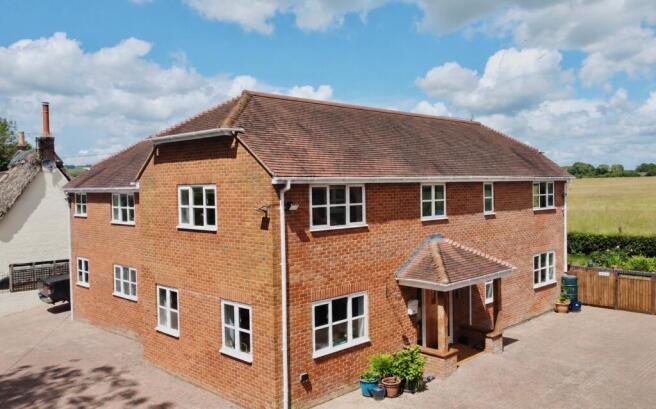 4 bed property, in Hollybush Lane, £850,000