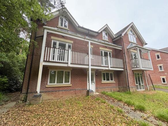 4 bed property, in 1 Parklands, £335,000