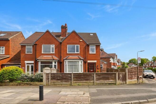 4 bed property, in Heywood Road, £350,000