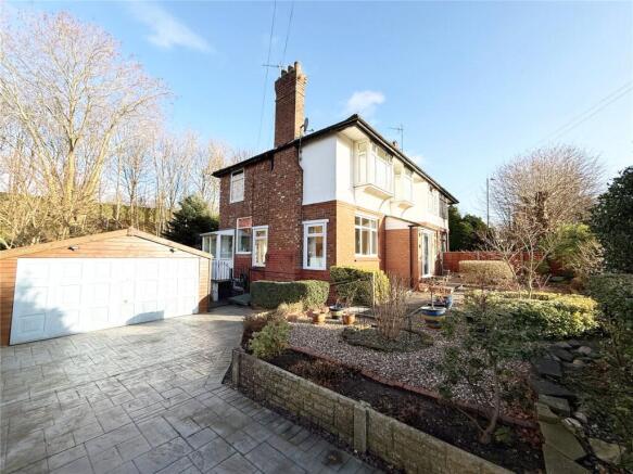 3 bed property, in Chretien Road, £350,000