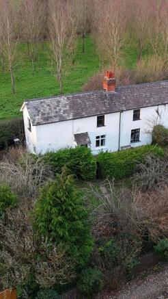 3 bed property, in 2 Railway Cottages, £100,000