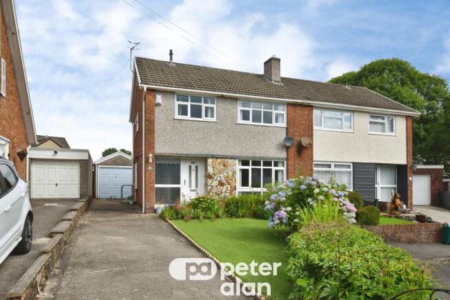 3 bed property, in Derwent Drive, £239,000