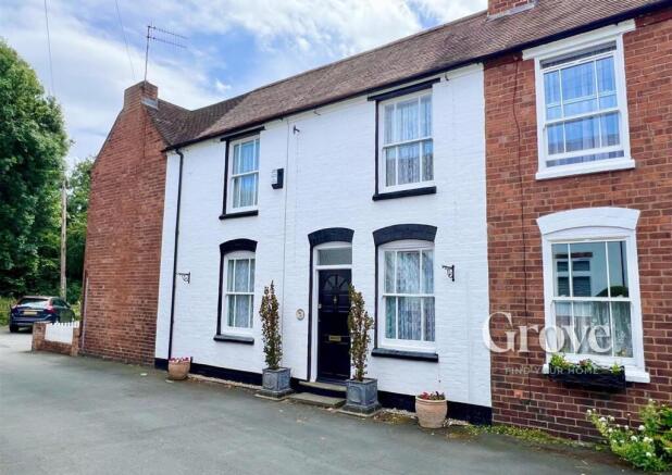 2 bed property, in Mushroom Green, £185,000