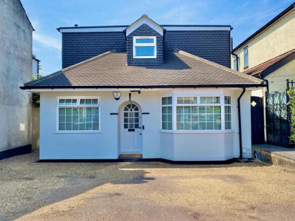 4 bed property, in Layard Road, £600,000