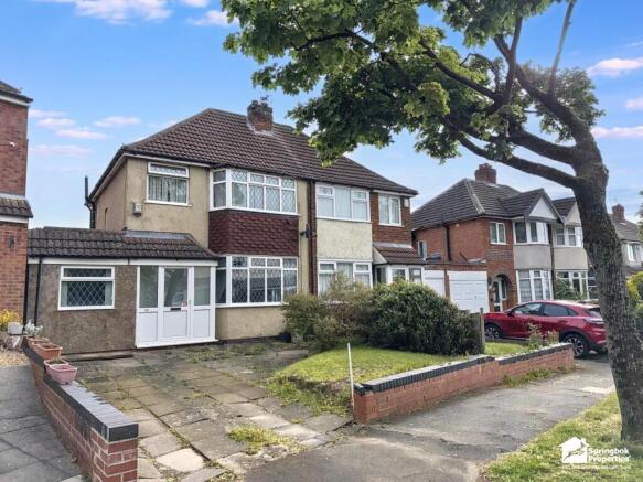 3 bed property, in Park View Road, £220,000