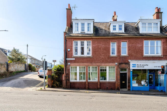 4 bed property, in 2 Flat 2 Braefoot Terrace, £320,000