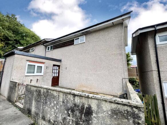 3 bed property, in South View, £125,000