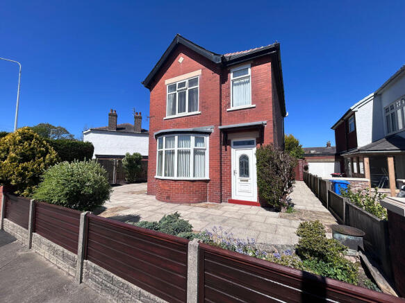 3 bed property, in Wembley Avenue, £350,000