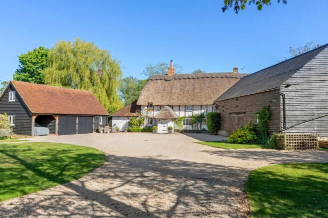 4 bed property, in Towersey, £1,790,000