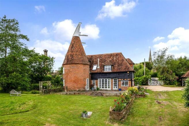 4 bed property, in Frittenden, £1,095,000