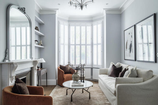 6 bed property, in Clapham Common West Side, £2,900,000