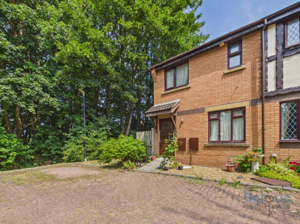 2 bed property, in Copeland Place, £140,000