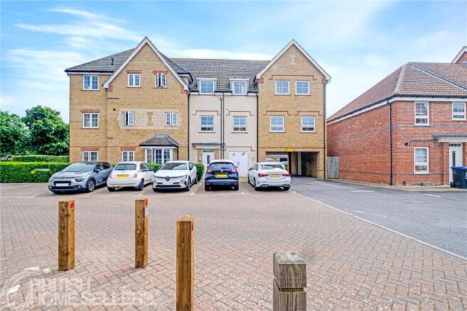 2 bed property, in Overton Road, £230,000