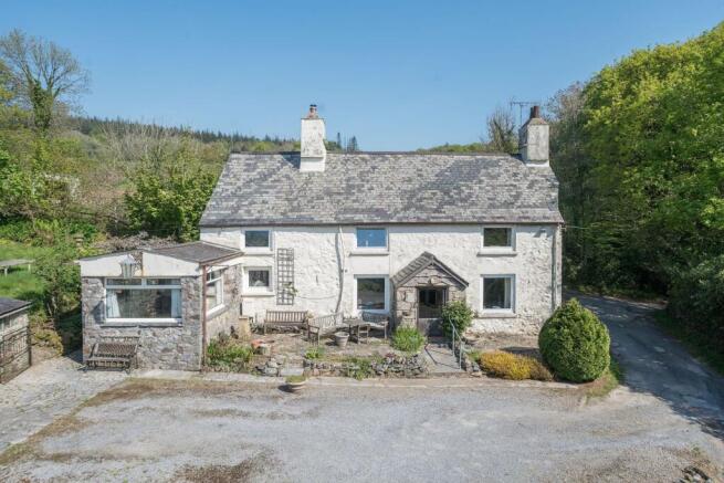 3 bed property, in Higher Ausewell, £925,000