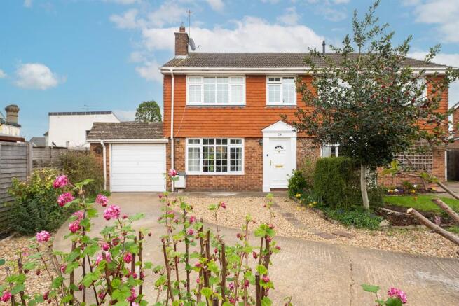 3 bed property, in Brownlow Lane, £475,000