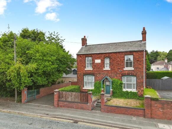 3 bed property, in Nechell Cottage, £350,000