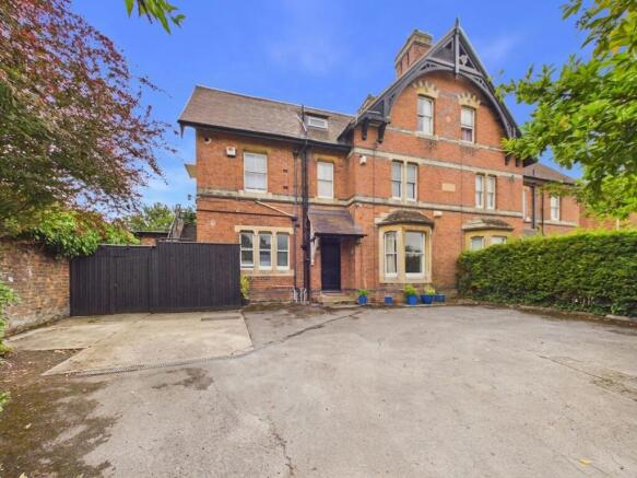 9 bed property, in Barnwood Road, £850,000