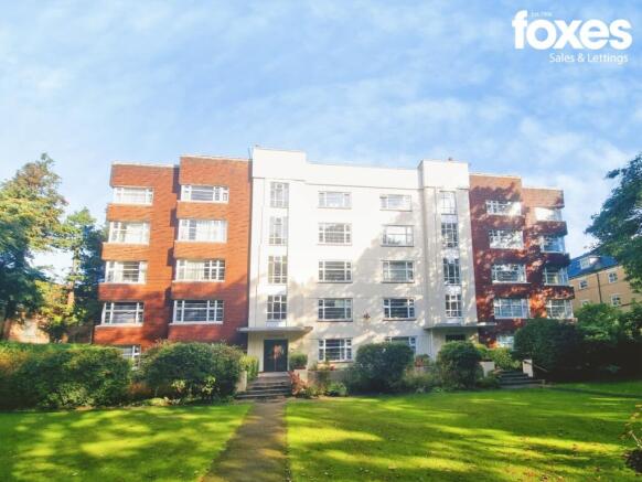 1 bed property, in Erinbank Mansions, £160,000